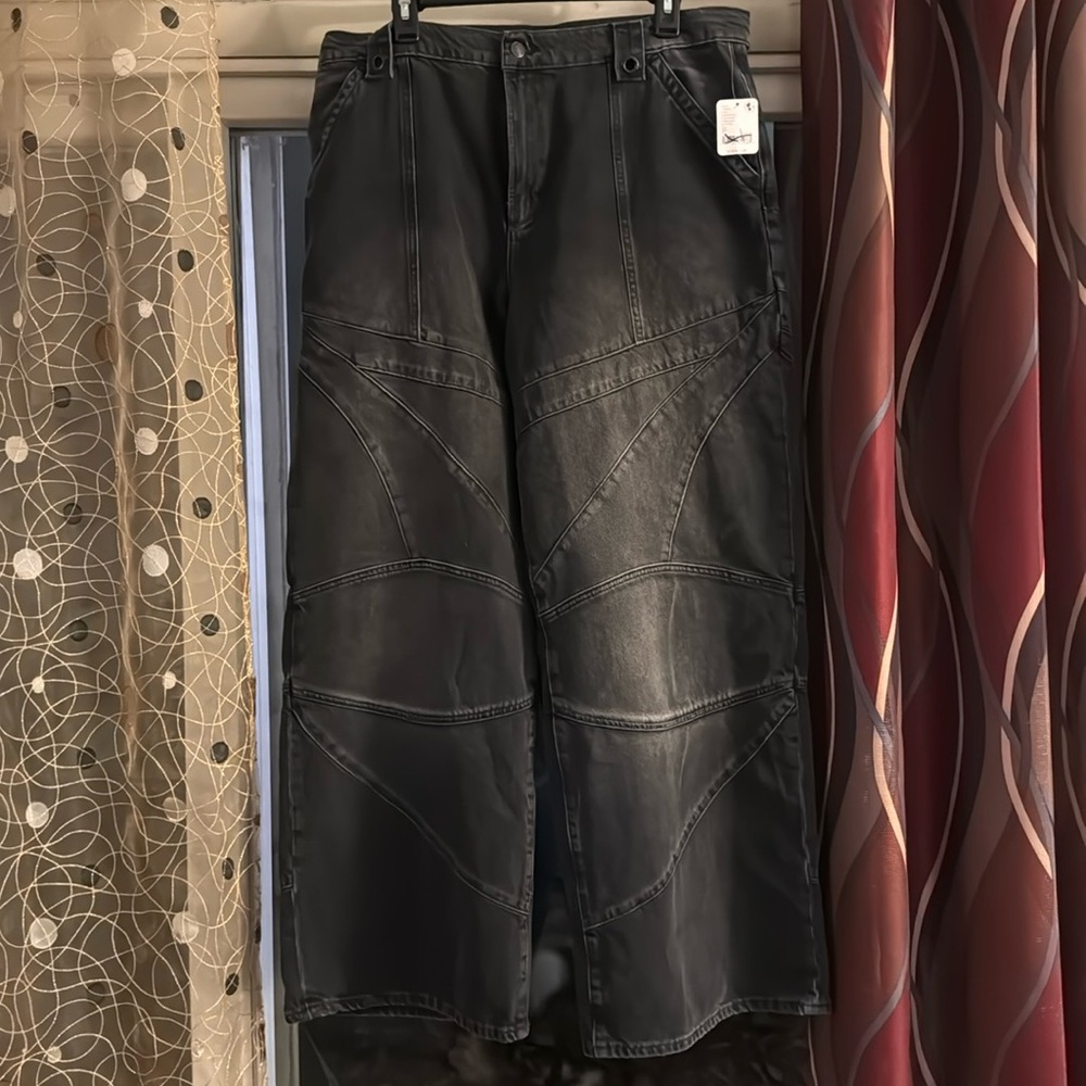 FREE PEOPLE SIZE 33 Barrel Jeans